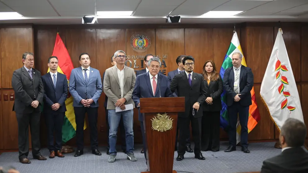 Reuni&oacute;n entre autoridades de gobierno y el sector privado