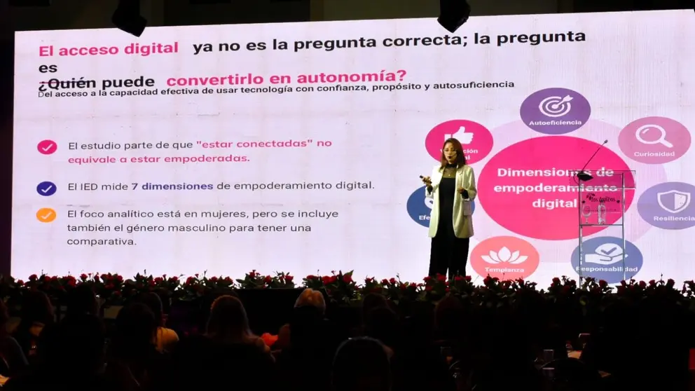 Xiomara Zambrana Hoyos, directora ejecutiva del Instituto de la Mujer & Empresa (IME), durante la tercera versi&oacute;n del Foro FEM Econ&oacute;mico 2026 (Foto: Economy)