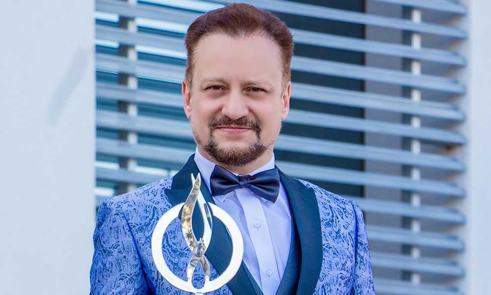RAMIRO-SERRANO-PREMIOS-MAYA