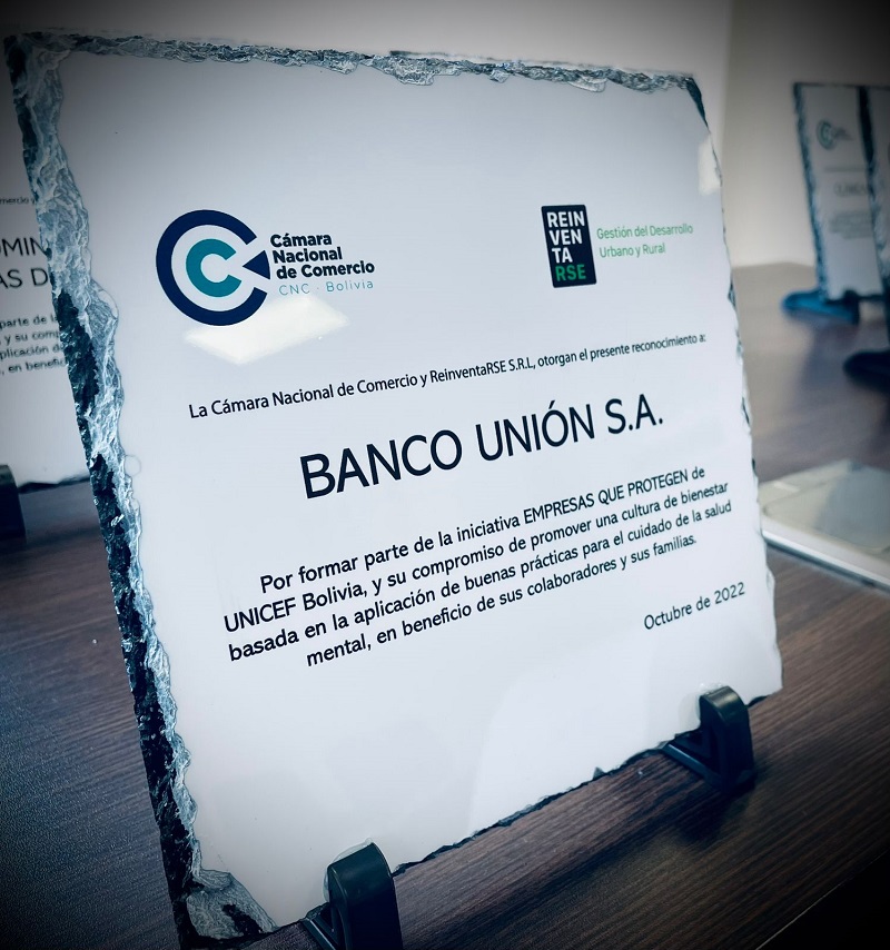 Reconocimiento al Banco Unión de parte de la Cámara Nacional de Comercio y Reinventarse