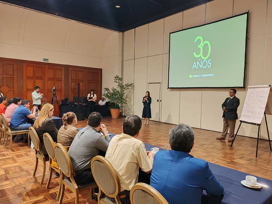 BANCO-GANADERO-02