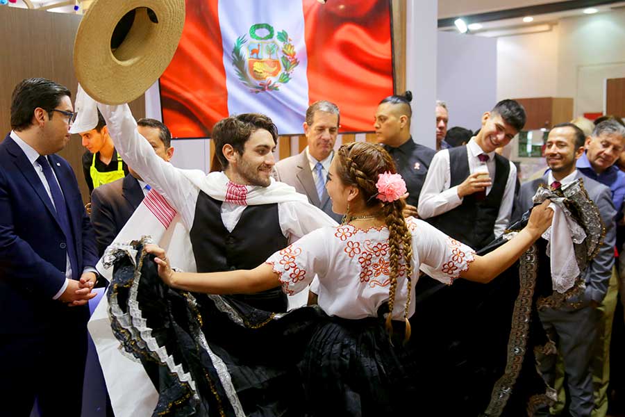 PERU-STAND-02