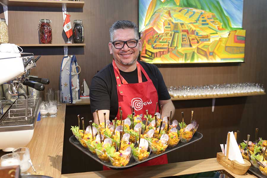 PERU-STAND-03