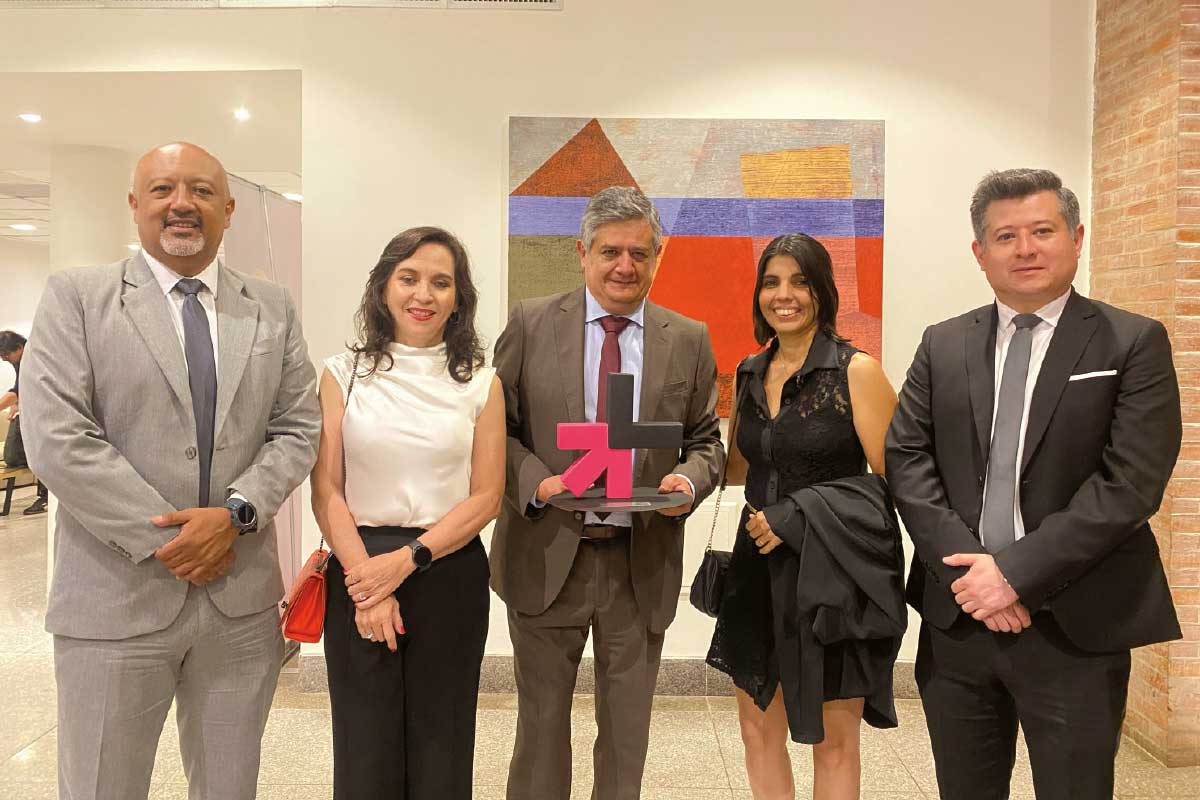 El Banco cuenta con importante participación femenina en su representación laboral, con mayor liderazgo  en distintas áreas