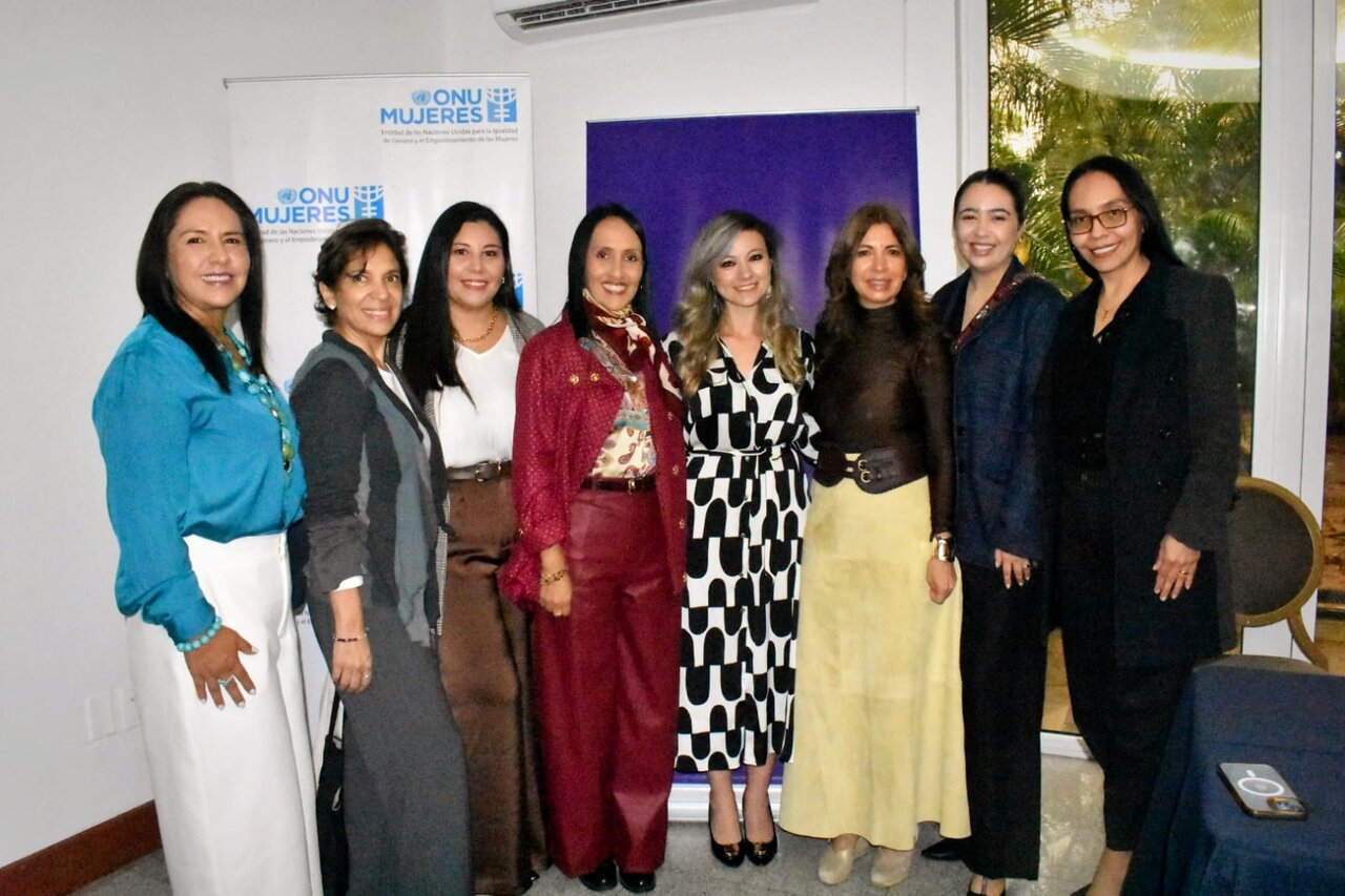 Invitadas de honor en la firma de la alianza estratégica entre Fundación IGUALES y ONU Mujeres . (Foto: Economy)